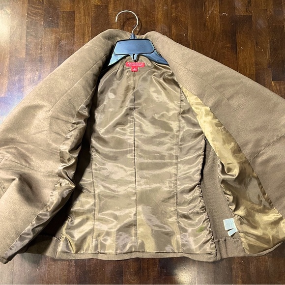 New York & Company Collection Stylish Jacket. Size Medium - Picture 10 of 11